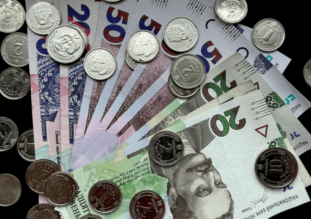 Пенсіонери у віці понад 65+ років у серпні місяці можуть отримати доплату до 570 гривень