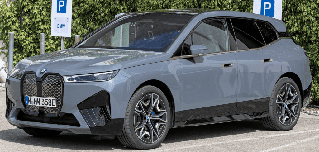 Електрокросовер BMW iX